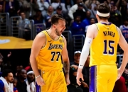 快船险胜连续三场30+，浓眉哥关键表现点燃全场！