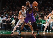 詹姆斯惊艳全场，凯尔特人助攻爆棚，狂砍50分逆转取胜！