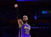 关于黄蜂狂砍绝杀战胜分，湖人迎来新赛季高光！的信息